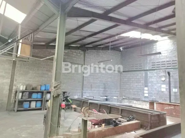 image DIJUAL WORKSHOP TERAWAT DI LOKASI STRATEGIS JALAN PROPINSI (8)