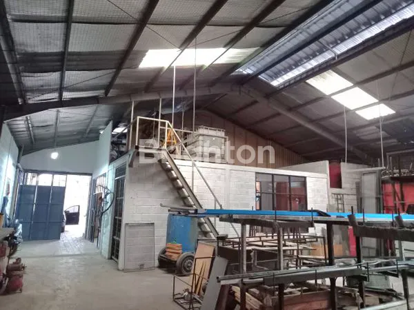 image DIJUAL WORKSHOP TERAWAT DI LOKASI STRATEGIS JALAN PROPINSI (5)