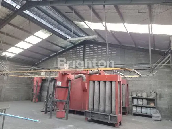 image DIJUAL WORKSHOP TERAWAT DI LOKASI STRATEGIS JALAN PROPINSI (4)