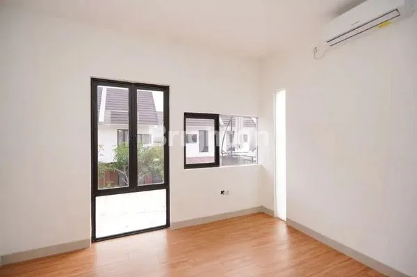 image RUMAH CANTIK ESTETIK DI VIDA BEKASI, SIAP HUNI (3)
