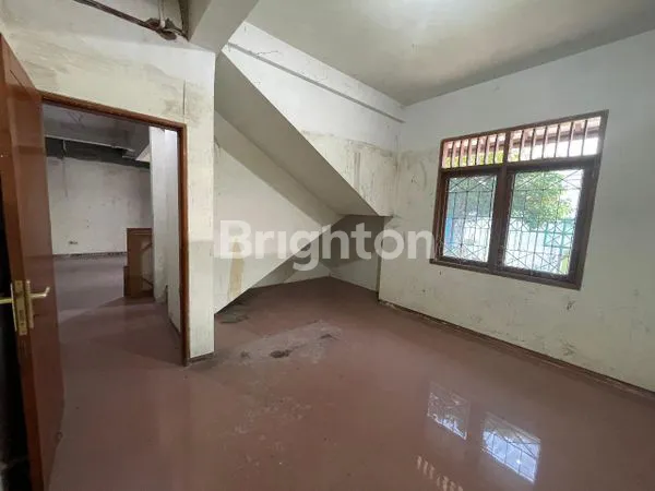 image RUMAH HOOK 2 LANTAI SIDOARJO KOTA (2)