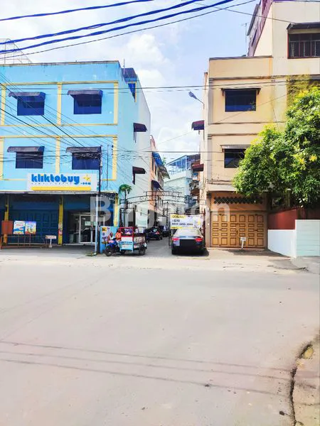 RUKO KOMPLEK RAZAK MAS. INTI KOTA. HARGA SANGAT BAGUS. SELANGKAH KE PLAZA MEDAN FAIR. 200 M DARI JL. GATOT SUBROTO