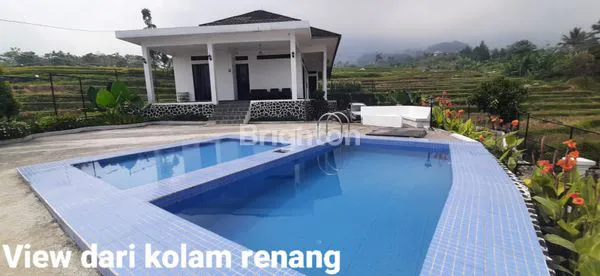 image VILLA DI TENGAH SAWAH YANG MODERN (7)