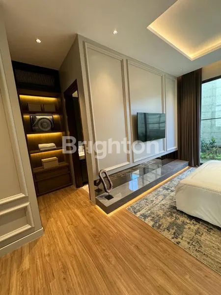 image RUMAH MEWAH 3 LANTAI BSD CITY TANGERANG (2)