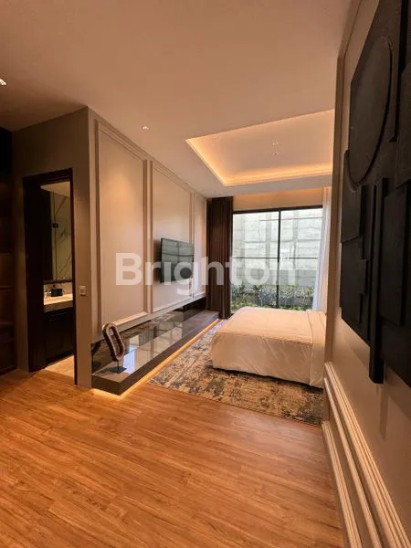 image RUMAH MEWAH 3 LANTAI BSD CITY TANGERANG (5)