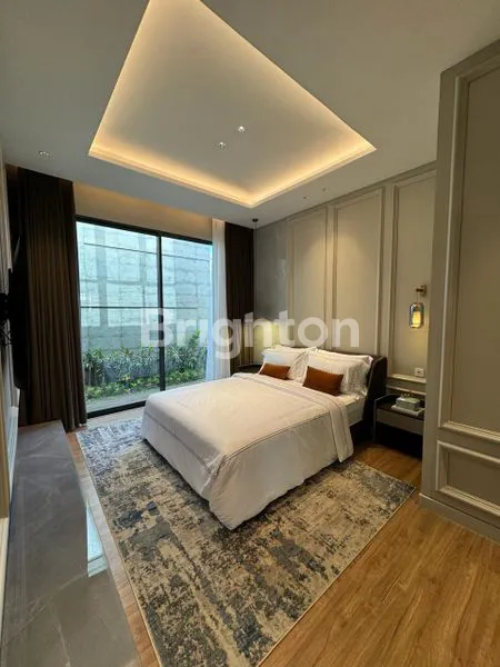 image RUMAH MEWAH 3 LANTAI BSD CITY TANGERANG (3)