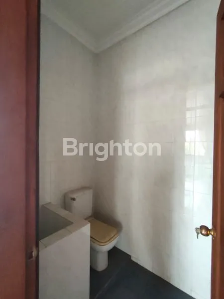 image RUMAH DESIGN VILLA MEWAH 2LT DEKAT JUANDA  (7)