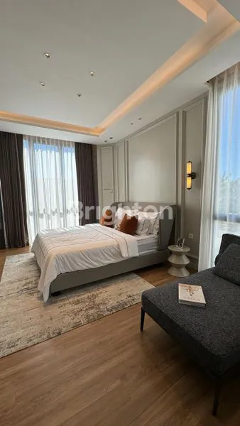 image RUMAH MEWAH 3 LANTAI CLUSTER TRESOR BSD TANGERANG BANTEN (3)