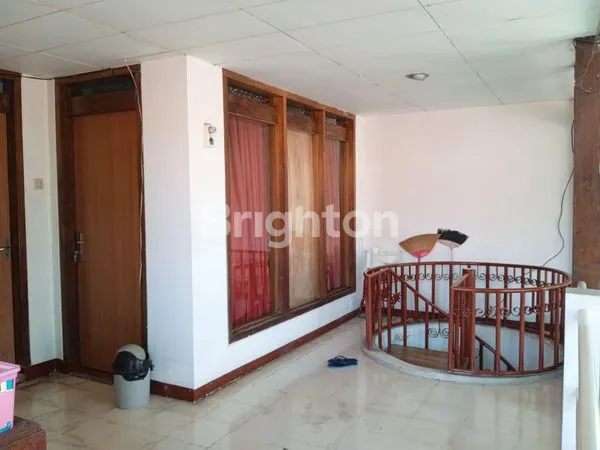 image RUMAH 1,5 LANTAI SIAP HUNI DI DHARMAHUSADA UTARA  SURABAYA (4)