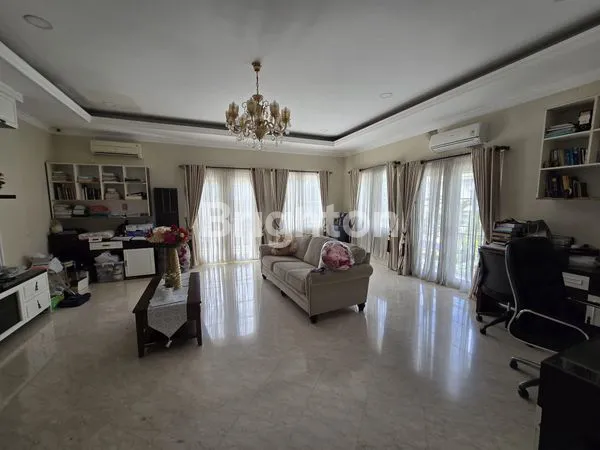 image RUMAH MEWAH DAN BAGUS DI TAMAN BEVERLY GOLF (6)