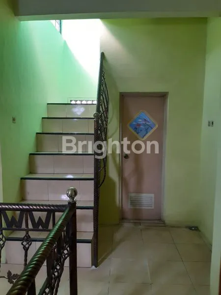 image DIJUAL CEPAT RUMAH 2,5 LANTAI DI SURABAYA PUSAT (6)