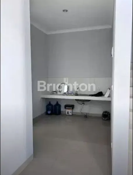 image RUMAH CANTIK DUA LANTAI SIAP HUNI (8)