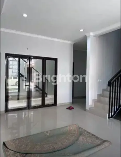 image RUMAH CANTIK DUA LANTAI SIAP HUNI (2)