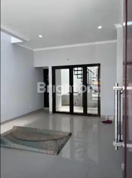 image RUMAH CANTIK DUA LANTAI SIAP HUNI (4)