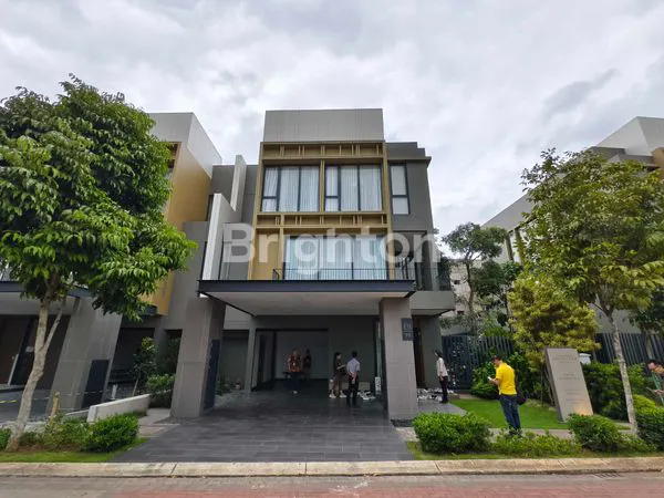 image RUMAH SULTAN LEBAR 10! RUMAH BARU SUPER MEWAH! CLUSTER TERBARU ENCHANTE BSD CITY, TANGERANG SELATAN (1)