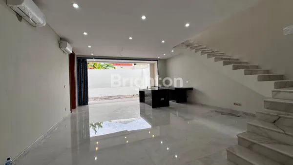 image SEGERA DIJUAL LUXURY VILLA RESIDENCE LOKASI DI UMALAS (4)
