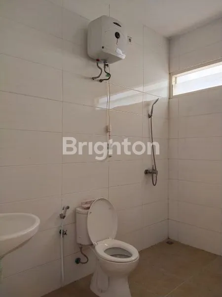 image RUMAH HADAP SELATAN SIAP HUNI SETIAP KAMAR ADA AC WONOREJO RUNGKUT (4)