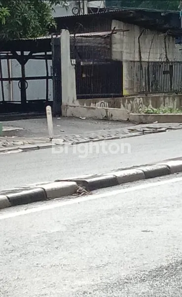 image TANAH LUAS DIPINGGIR JALAN RAMAI JAKARTA BARAT (1)