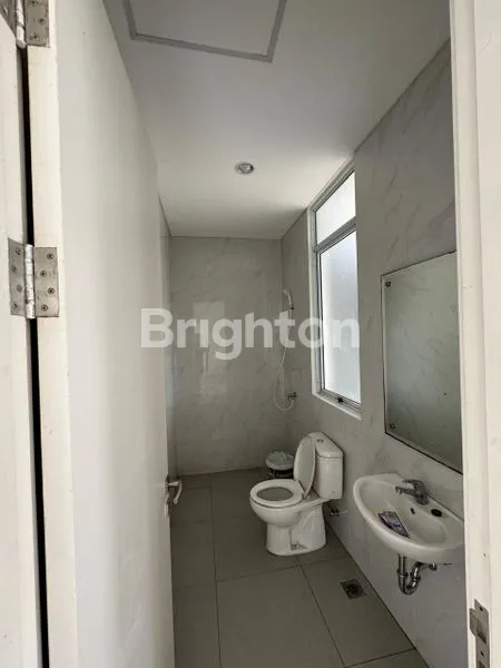 image RUMAH 2 LANTAI CLUSTER LAVISA LAVON 1 SUVARNA SUTERA (5)