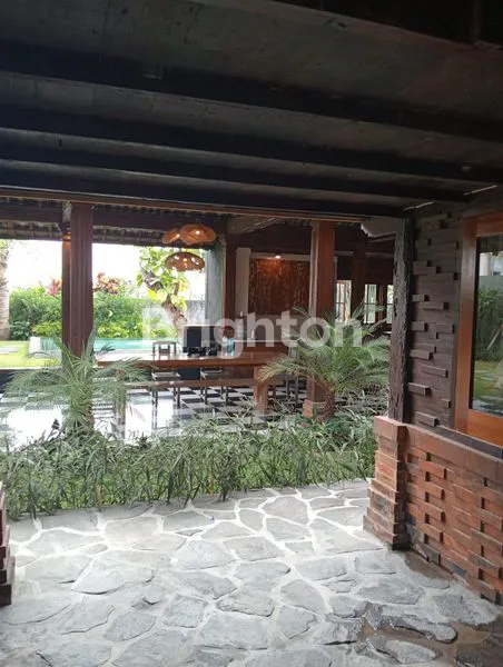 image VILLA CANTIK DAN ASRI PANTAI MENGENING CEMAGI (6)