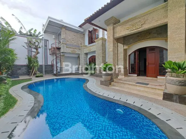 image RUMAH MEWAH 2 LANTAI DI PUSAT KOTA RENON DENPASAR HADAP UTARA (1)