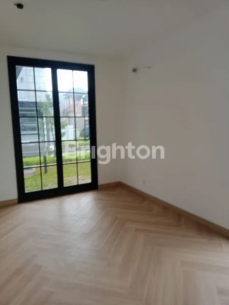 image RUMAH MEWAH SIAP HUNI BANYAK FASILITAS LOKASI STRATEGIS DI DUREN SAWIT JAKARTA TIMUR (3)