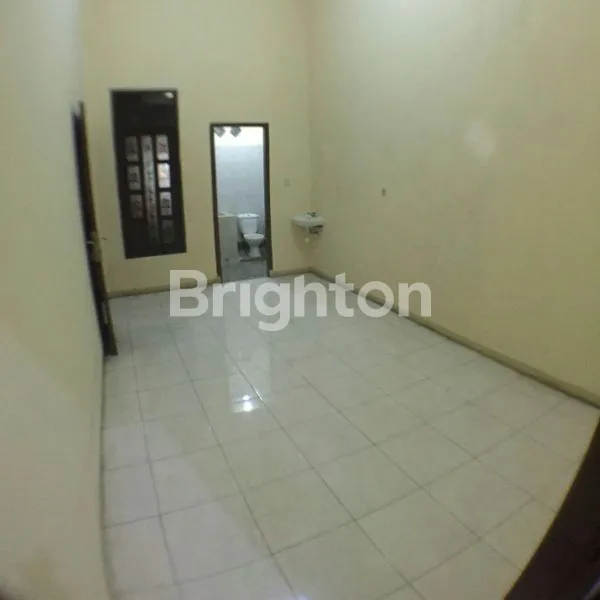 image RUMAH SIAP HUNI RAYA SEMAMPIR TENGAH RAYA MERR SEMOLOWARU MANYAR UNTAG STIKOM 5 MENIT KE BANDARA (4)