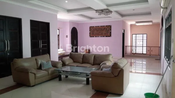 image RUMAH MEWAH BUDURAN SIDOARJO (4)