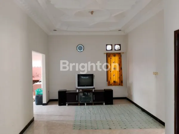 image RUMAH DIJUAL DENGAN TANAH LUAS JALAN ABDUL WAHAB SAHRANIE SAMARINDA (7)