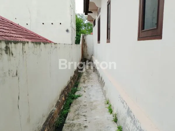 image RUMAH DIJUAL DENGAN TANAH LUAS JALAN ABDUL WAHAB SAHRANIE SAMARINDA (4)