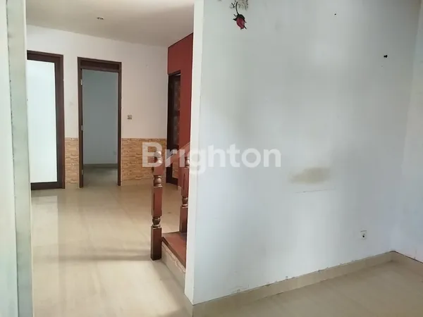 image RUMAH CLUSTER 4 KAMAR SIAP HUNI DI RENON JALAN TUKAD BADUNG (4)