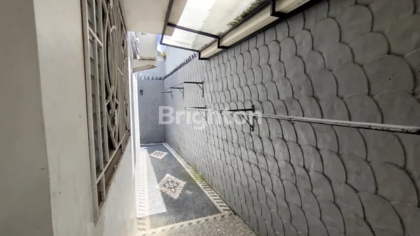 image RUMAH SIAP HUNI 4 KAMAR LNGKUNGAN PERUMAHAN DI RENON  (3)