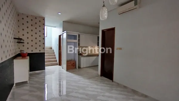 image RUMAH SIAP HUNI 4 KAMAR LNGKUNGAN PERUMAHAN DI RENON  (7)