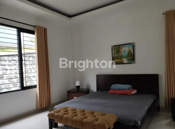 image RUMAH 3 LANTAI DENGAN VIEW GUNUNG DI CLUSTER ELITE SENTUL CITY (6)