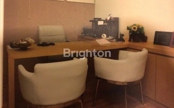 image DIBAWAH NJOP!! TOWNHOUSE APARTEMEN PANTAI MUTIARA, JAKARTA UTARA, TIPE SUITE, 3+1KT, FULL FURNISHED  (1)