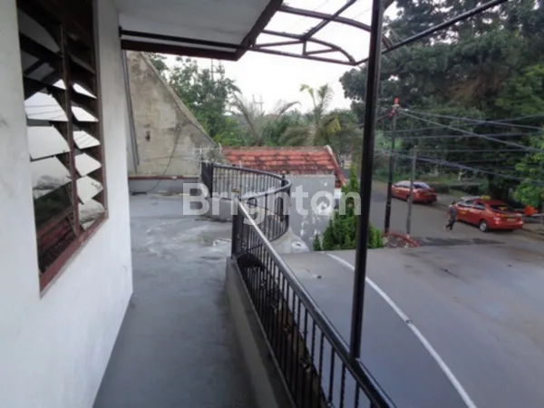 image FOR SALE - KETINTANG MADYA (LB) RUMAH PLUS KOS AKTIF STRATEGIS  (4)