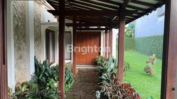 image RUMAH HALAMAN LUAS (4)