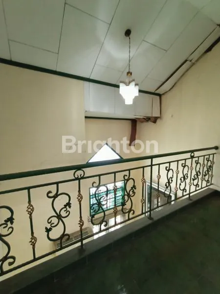 image RUMAH 2,5 LANTAI SIAP HUNI DI KOTA WISATA (6)