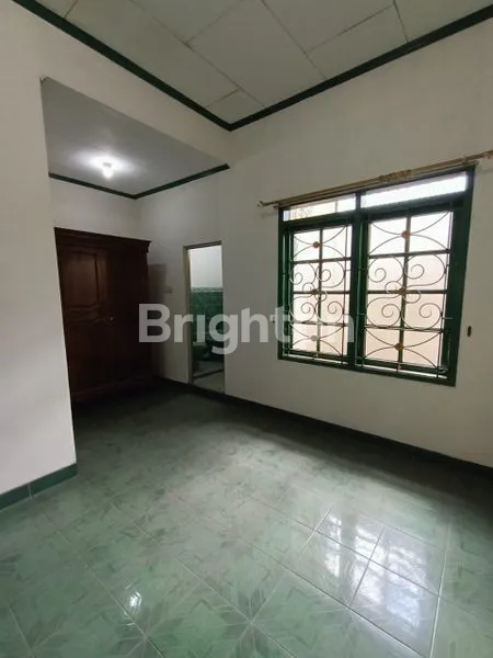 image RUMAH 2,5 LANTAI SIAP HUNI DI KOTA WISATA (8)