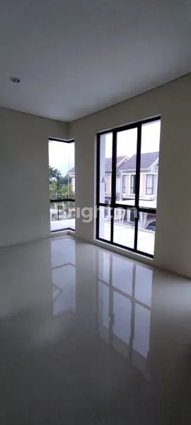 image RUMAH 2 LANTAI SIAP HUNI PUSAT KOTA SIDOARJO (5)