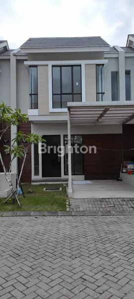 image RUMAH 2 LANTAI SIAP HUNI PUSAT KOTA SIDOARJO (1)