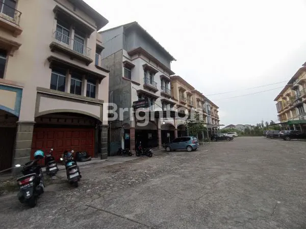 image RUKO 3 LANTAI STRATEGIS DI KOMPLEK TAMAN ANGGREK, NANGKA (3)