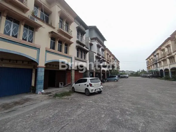 image RUKO 3 LANTAI STRATEGIS DI KOMPLEK TAMAN ANGGREK, NANGKA (5)