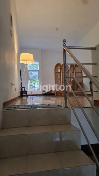 image RUKO 3 LANTAI KLOJEN MALANG (3)