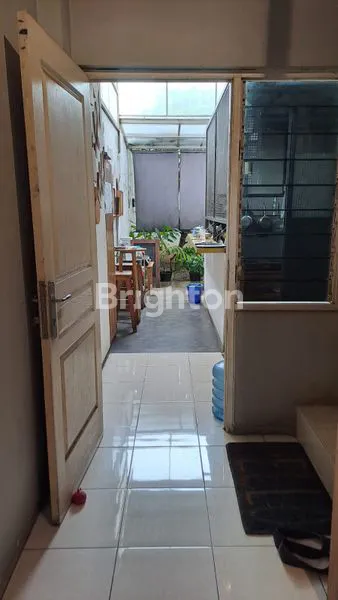 image RUKO 3 LANTAI KLOJEN MALANG (8)