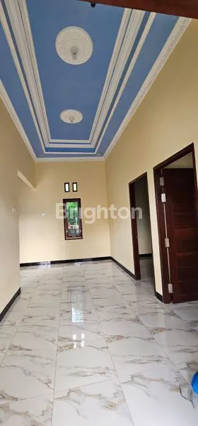 RUMAH CANTIK DEKAT SEKOLAHAN SMA