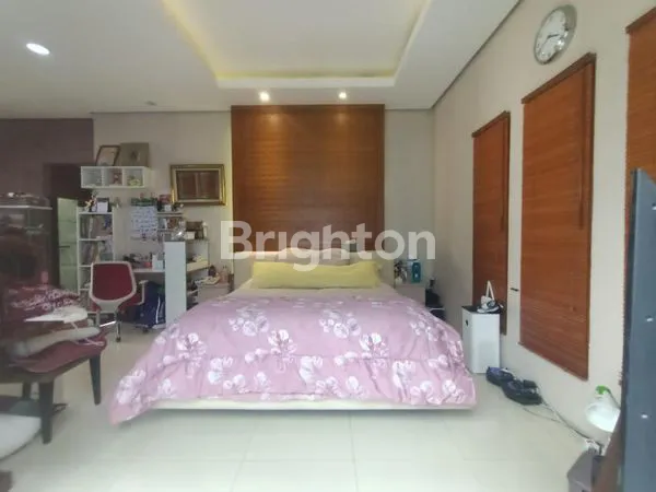 image RUMAH BESAR 2 LANTAI DI KOMPLEK PERTAMINA CIPETE JAKARTA SELATAN (8)