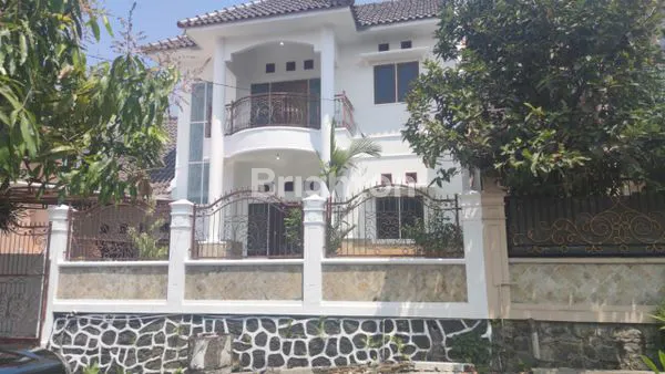 image RUMAH MEWAH & BESAR DI TIRTASANI MALANG (1)