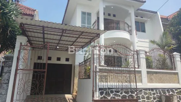 image RUMAH MEWAH & BESAR DI TIRTASANI MALANG (2)