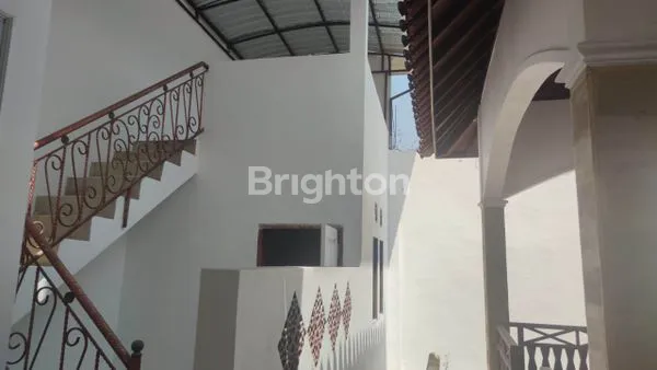 image RUMAH MEWAH & BESAR DI TIRTASANI MALANG (4)